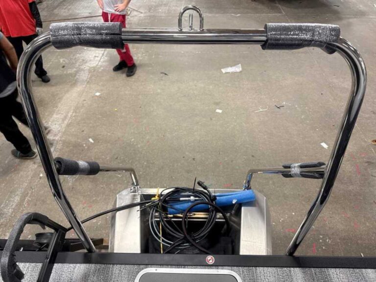 2026 Bennington 20SL - Performance Double Toon - Blackout US-ETWS9675K526 [photo 15]